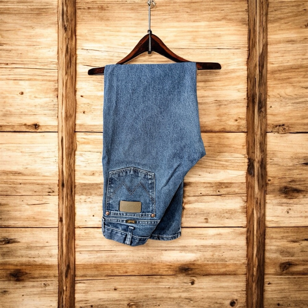 Wrangler Men's Blue Straight Jeans